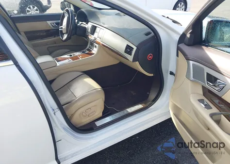 2012 Jaguar Xf Portfolio z USA, uszkodzony, nr VIN SAJWA0HB3CLS25207